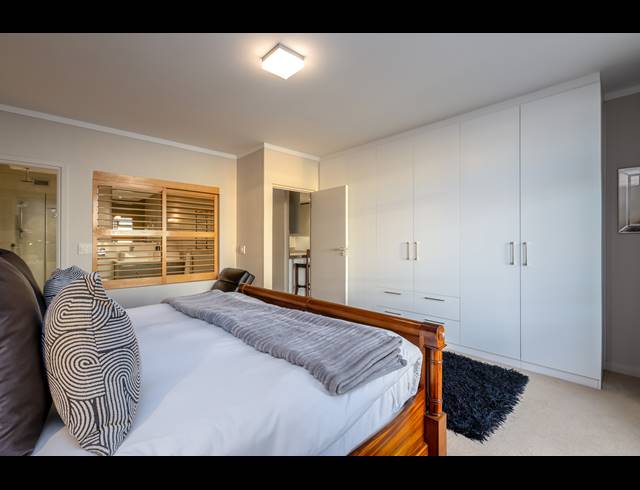 3 BEDROOM APARTMENT TO LET IN CAMPS BAY